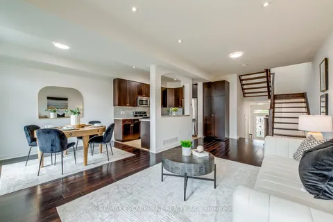 105 Highgate Dr, Hamilton, ON L8J 3P2