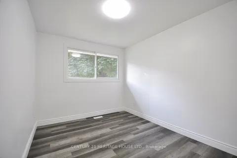 223 Fountain St, Cambridge, ON N3H 1H7