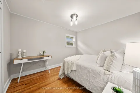 442 Wellington St, Peterborough, ON K9H 5C4