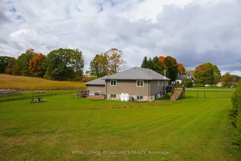 1101 Gunter Settlement Rd, Quinte West, ON K8V 5P6