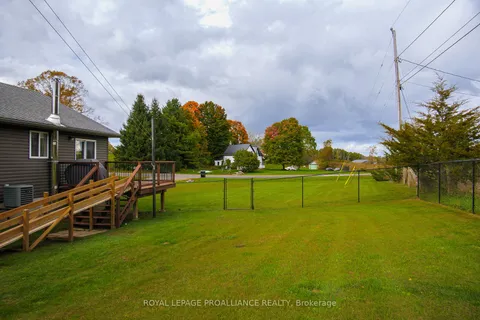 1101 Gunter Settlement Rd, Quinte West, ON K8V 5P6