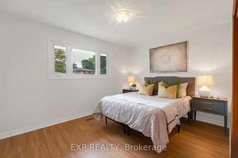 47 Sunrise Dr, Hamilton, ON L8K 4C2