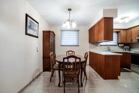 403 Jackson St, Hamilton, ON L8P 1N3