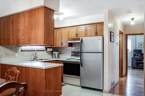 403 Jackson St, Hamilton, ON L8P 1N3