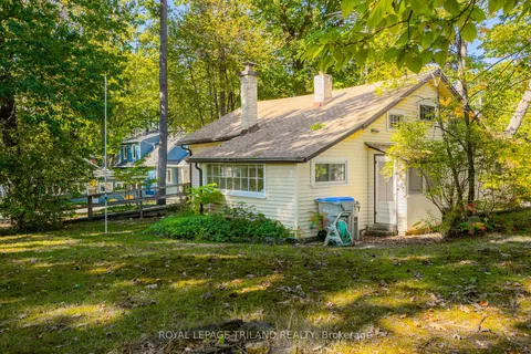 36 Woodward Ave, Lambton Shores, ON N0M 1T0