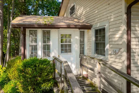 36 Woodward Ave, Lambton Shores, ON N0M 1T0