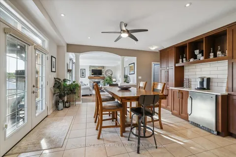 48 Creek View Dr, West Lincoln, ON L0R 2A0