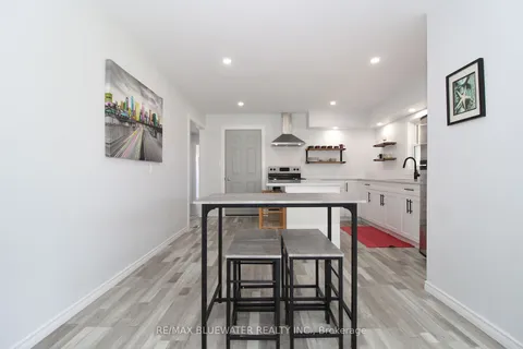45 John St, Bluewater, ON N0M 2T0