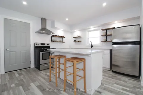 45 John St, Bluewater, ON N0M 2T0