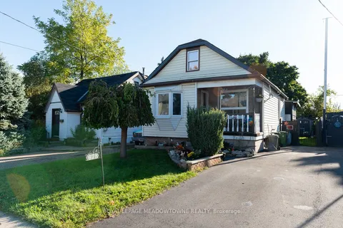 678 Knox Ave, Hamilton, ON L8H 6K5