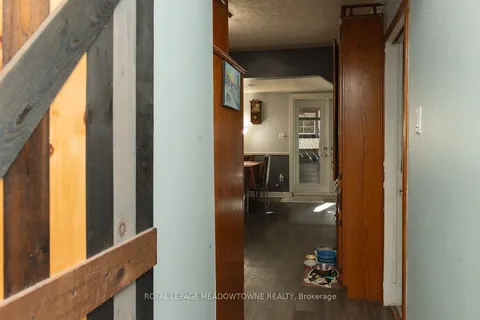 678 Knox Ave, Hamilton, ON L8H 6K5