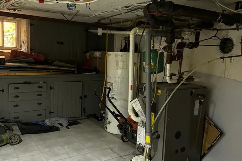 32 Simeon St, Kitchener, ON N2H 1S1