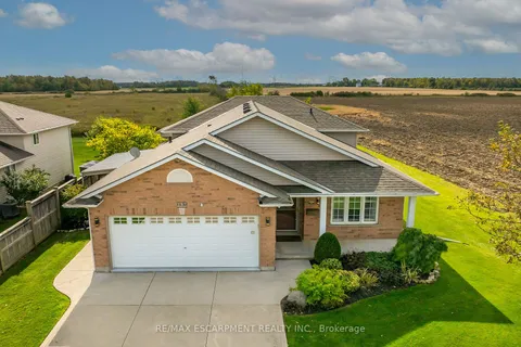 13 Helen Dr, Haldimand, ON N0A 1H0