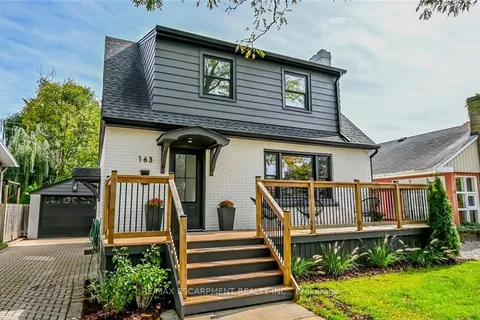 163 Highland Ave, St. Catharines, ON L2R 4J7