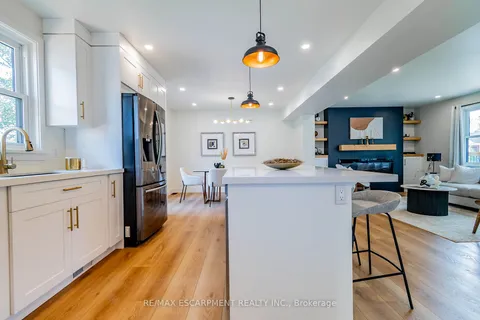 163 Highland Ave, St. Catharines, ON L2R 4J7