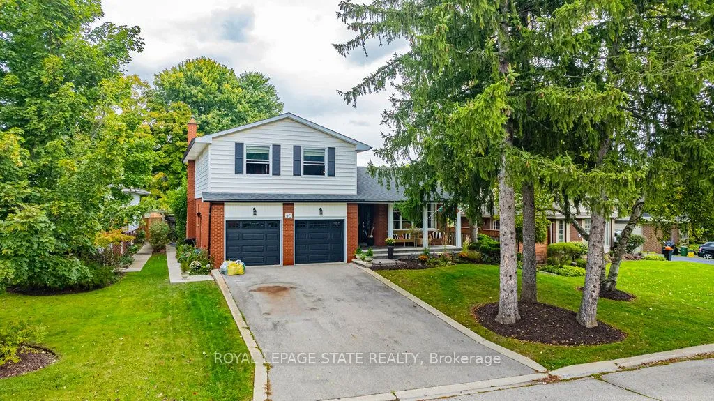 90 Robinhood Dr, Hamilton, ON L9H 4G4