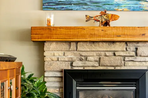 90 Robinhood Dr, Hamilton, ON L9H 4G4