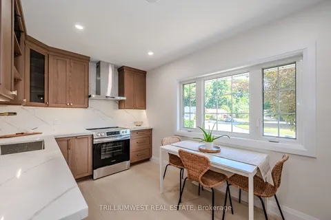 72 Valewood Pl, Kitchener, ON N2H 4N6