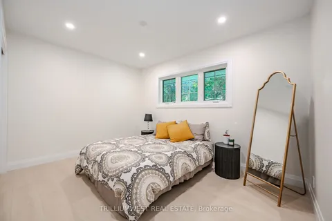 72 Valewood Pl, Kitchener, ON N2H 4N6