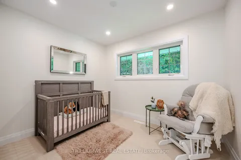 72 Valewood Pl, Kitchener, ON N2H 4N6