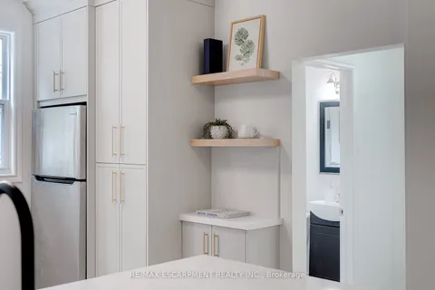 22 Francis St, Hamilton, ON L8L 3V1