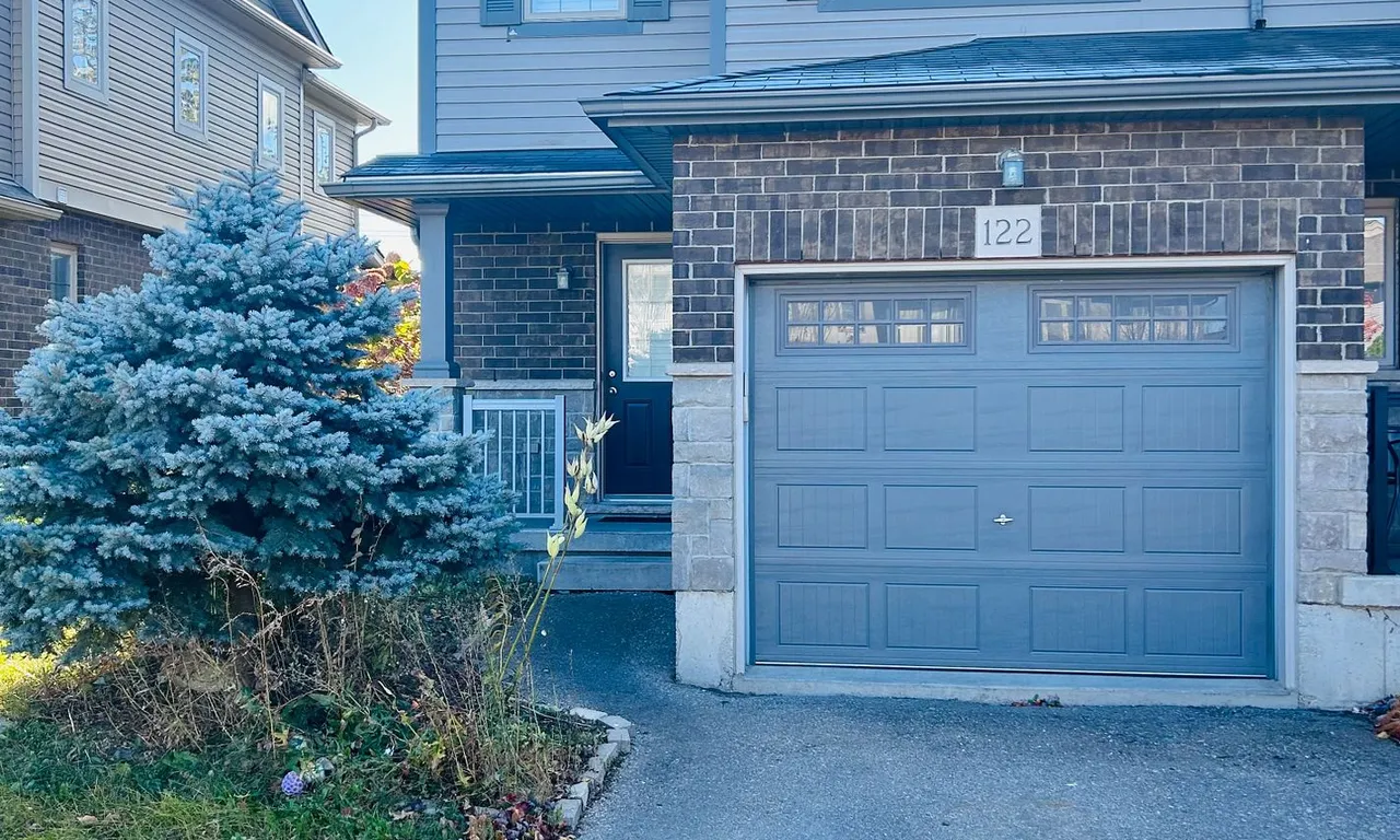 122 Rochefort St, Kitchener, ON N2R 1V5