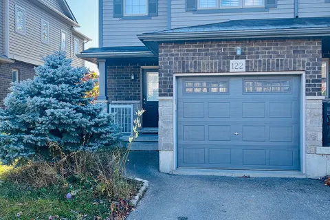 122 Rochefort St, Kitchener, ON N2R 1V5