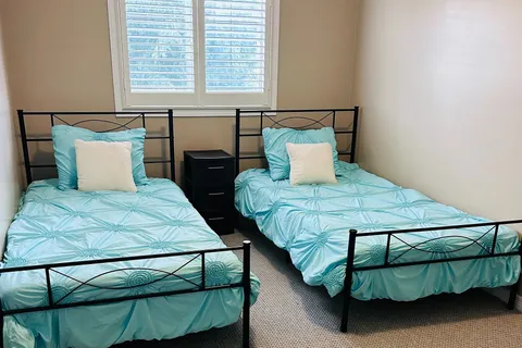 122 Rochefort St, Kitchener, ON N2R 1V5