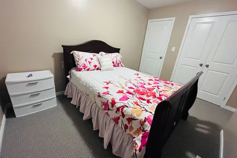 122 Rochefort St, Kitchener, ON N2R 1V5