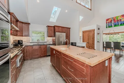 641 WATSON Rd, Puslinch, ON N0B 2J0