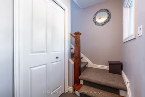 5 York Street, St. Catharines, ON L2R 6B7