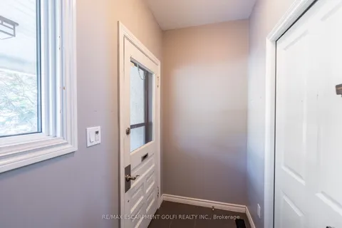 5 York Street, St. Catharines, ON L2R 6B7