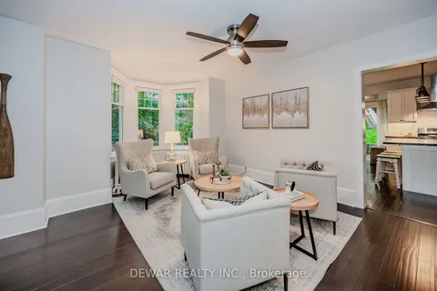 144 Queen St, Cambridge, ON N3C 2B2