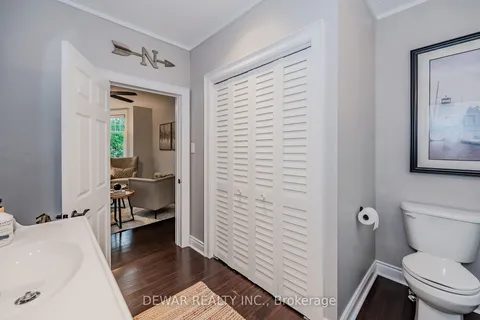 144 Queen St, Cambridge, ON N3C 2B2