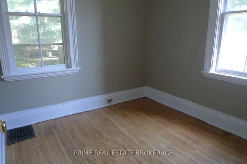 202 SYDENHAM Street, ON N6A 1W3