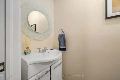 511 Montrose Rd, Quinte West, ON K8R 1B2