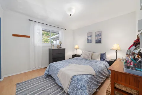 511 Montrose Rd, Quinte West, ON K8R 1B2