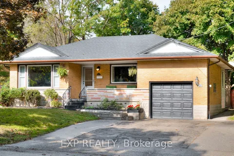 42 Acacia St, Kitchener, ON N2G 3B2