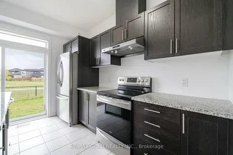 46 Beauchamp Dr, Cambridge, ON N1S 0A8