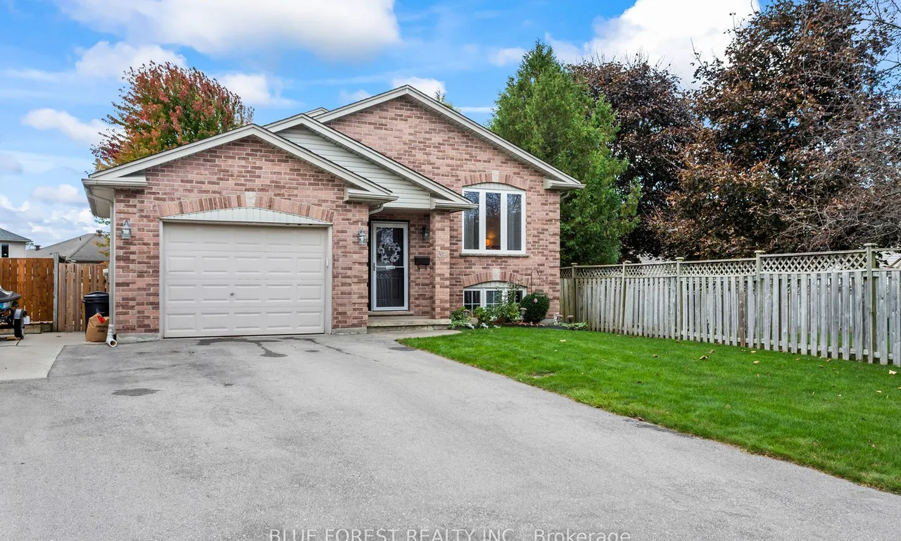 31 Dartmouth Dr, London, ON N5V 4T8