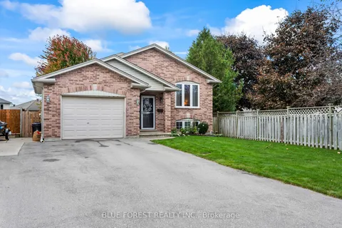 31 Dartmouth Dr, London, ON N5V 4T8