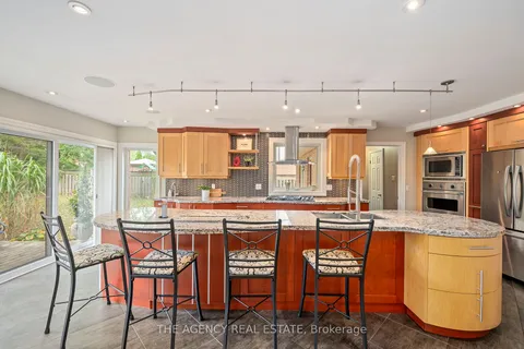 320 Grangeover Pl, London, ON N6G 4K5