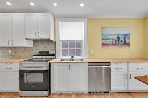 164 Chapel St, Cobourg, ON K9A 1J3