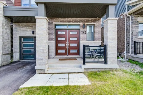 30 Routley St, Kitchener, ON N2R 0S2