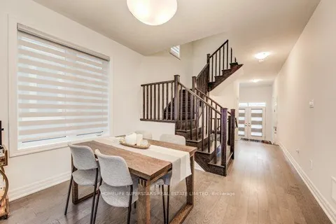 30 Routley St, Kitchener, ON N2R 0S2