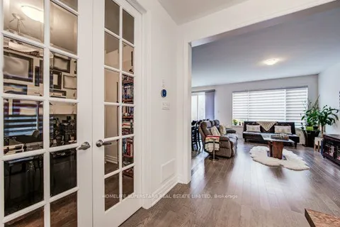 30 Routley St, Kitchener, ON N2R 0S2