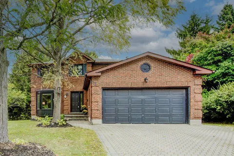 52 Notchwood Crt, Kitchener, ON N2A 3L6