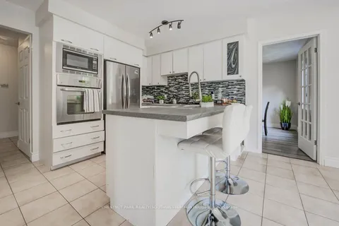 52 Notchwood Crt, Kitchener, ON N2A 3L6