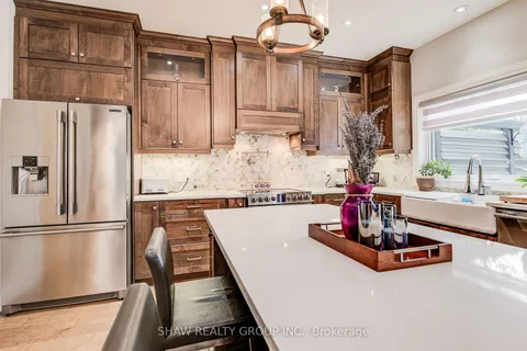 10 Clover Ave, Cambridge, ON N1R 5S2