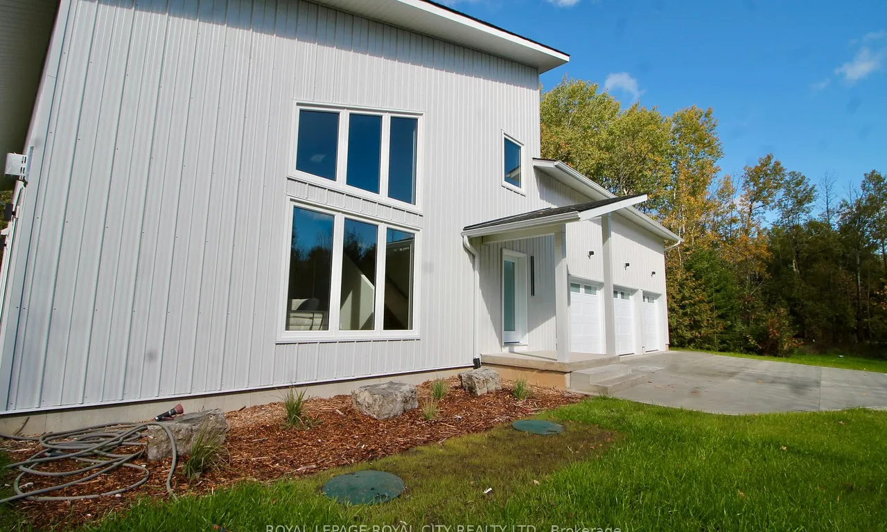 179048 Grey Road 17 Rd, Georgian Bluffs, ON N0H 2K0